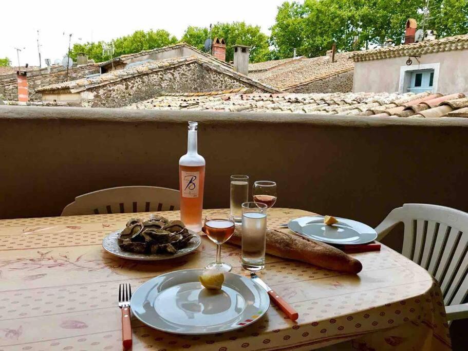 فيلا Historic French Townhouse Saint-Thibéry المظهر الخارجي الصورة