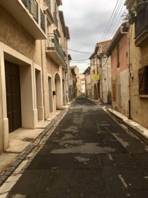 فيلا Historic French Townhouse Saint-Thibéry المظهر الخارجي الصورة