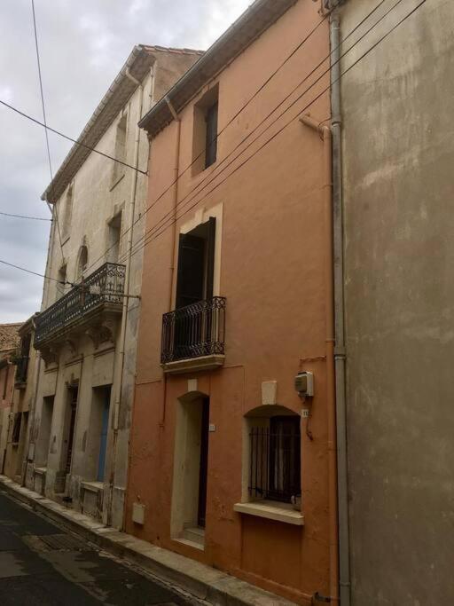 فيلا Historic French Townhouse Saint-Thibéry المظهر الخارجي الصورة